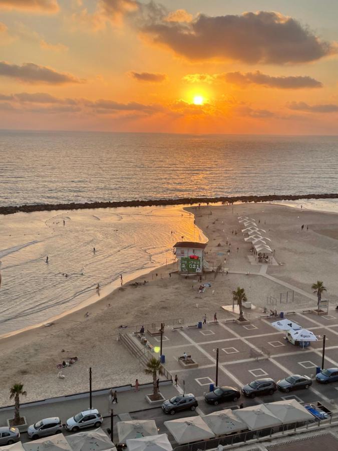 Suite On The Beach Haifa Esterno foto