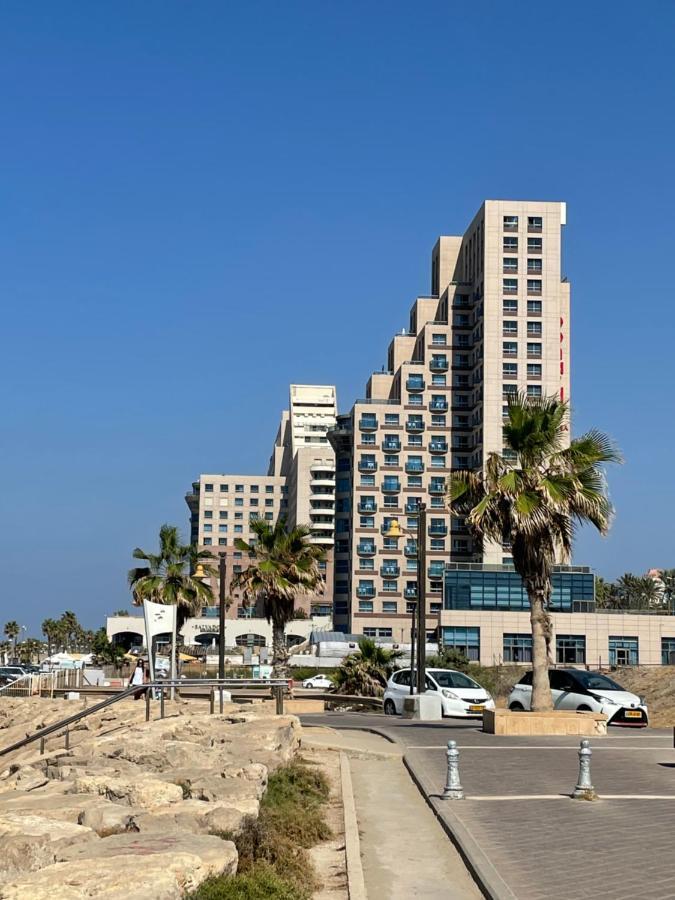 Suite On The Beach Haifa Esterno foto