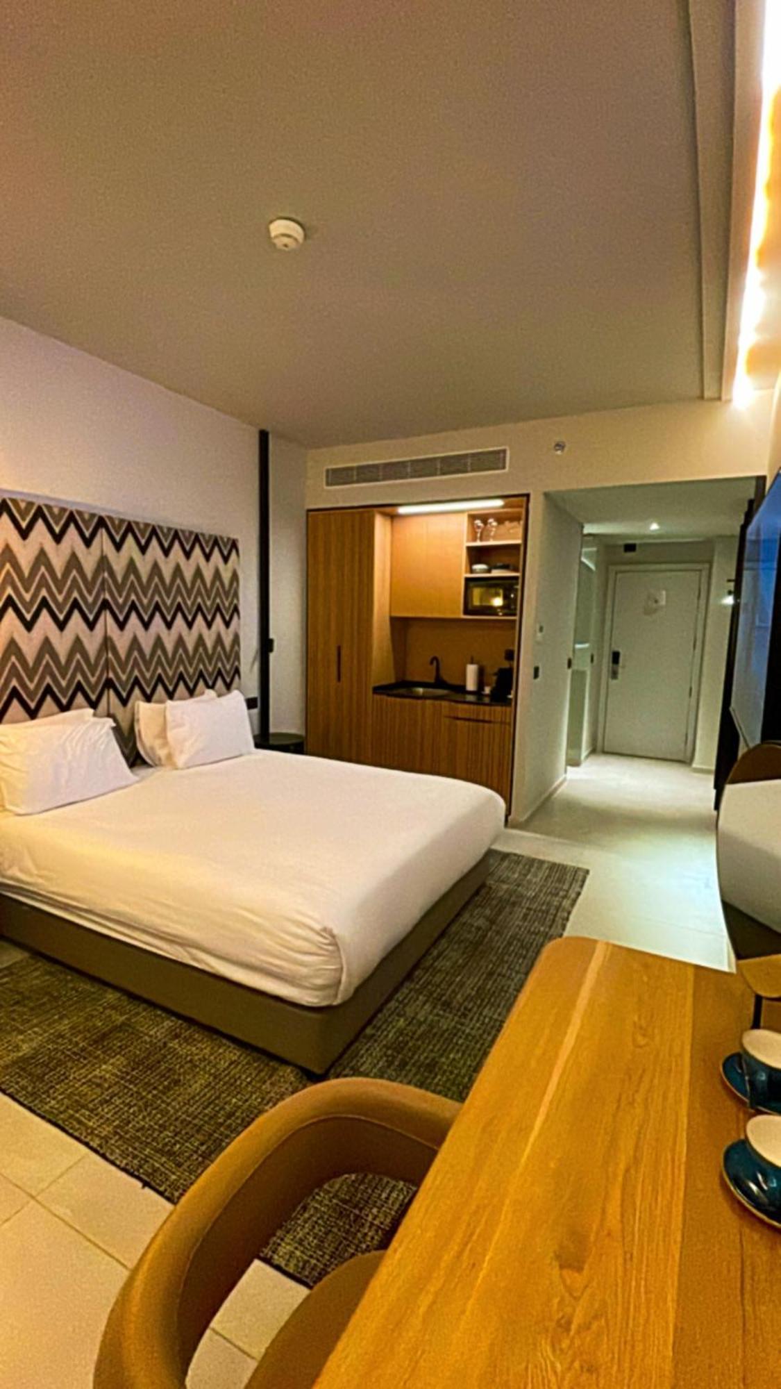 Suite On The Beach Haifa Esterno foto