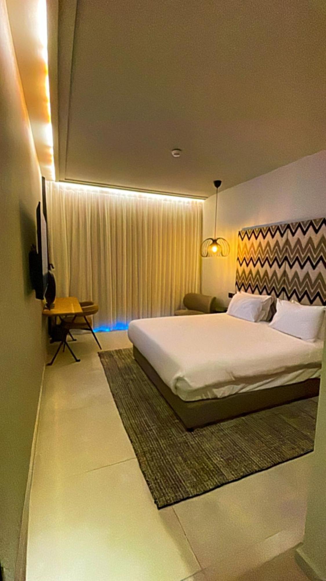 Suite On The Beach Haifa Esterno foto