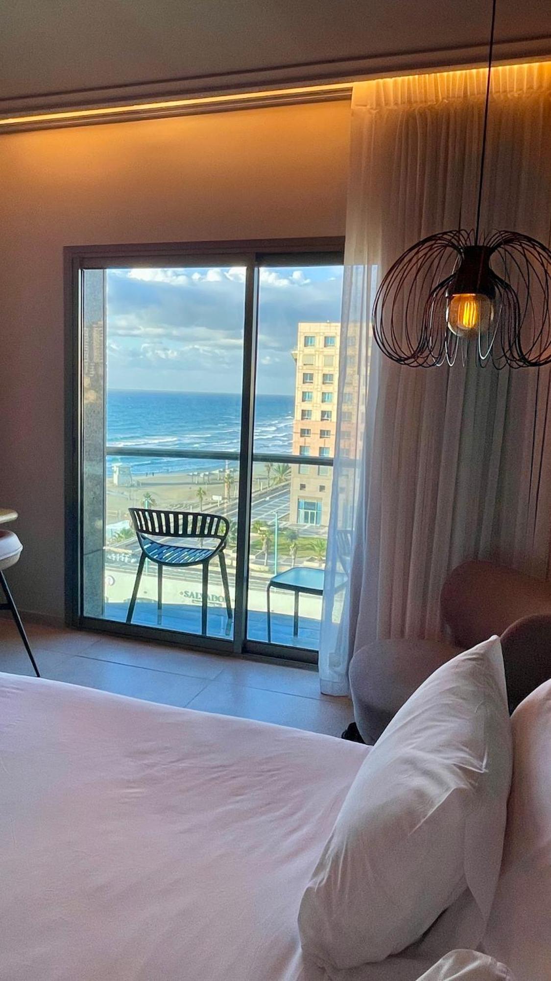 Suite On The Beach Haifa Esterno foto